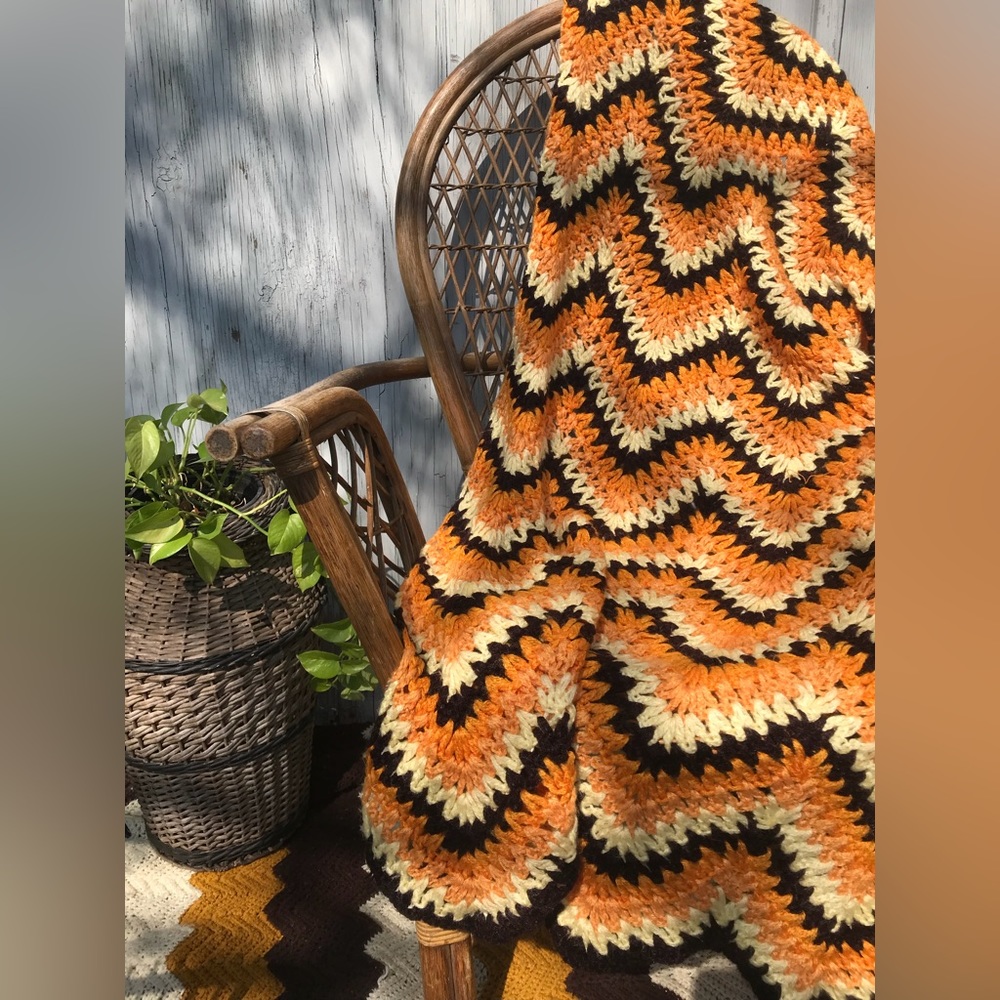 Vintage 70s Groovy Chevron Blanket Throw